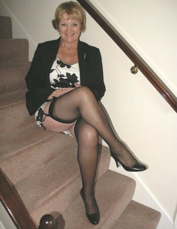 Douce femme mature en quête de plaisir rencontre-Cougar-Montpellier